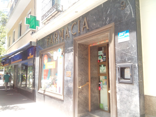 Villanueva pharmacy Vigil de Quiñones Gallery - Spain