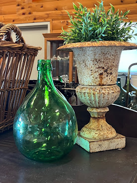 Lockeford Antiques by null