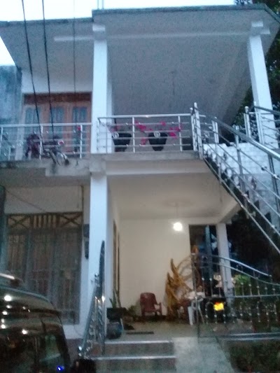 Photos of Giga Hut