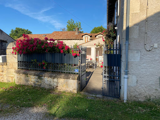 Photo de Gîte La Biche - 3 épis - 6 personnes à Bonnes (86300)