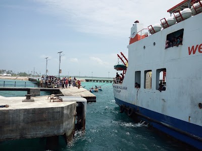 Photos of Heniaar Island