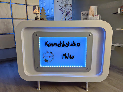 Frau Nicole Müller Gallery - Germany