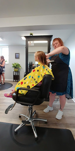 Beyond Cuts Salon - Thumbnail