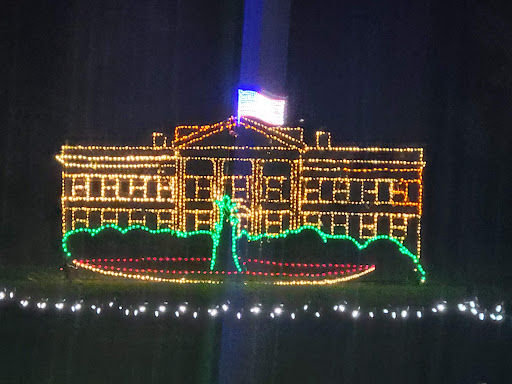 Santa's Ranch Drive Thru Christmas Light Park Gallery - United States