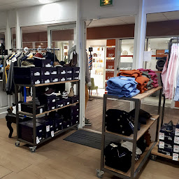 Photo n°9 de La Squadra à Noirmoutier-en-l'Île (Magasin de chaussures)