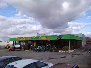 Photo n°7 de ESPACE MOTOCULTURE - CHATEAUBERNARD - HUSQVARNA à Châteaubernard (Atelier de réparation de tracteurs)