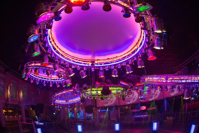Aura - Der Partytempel