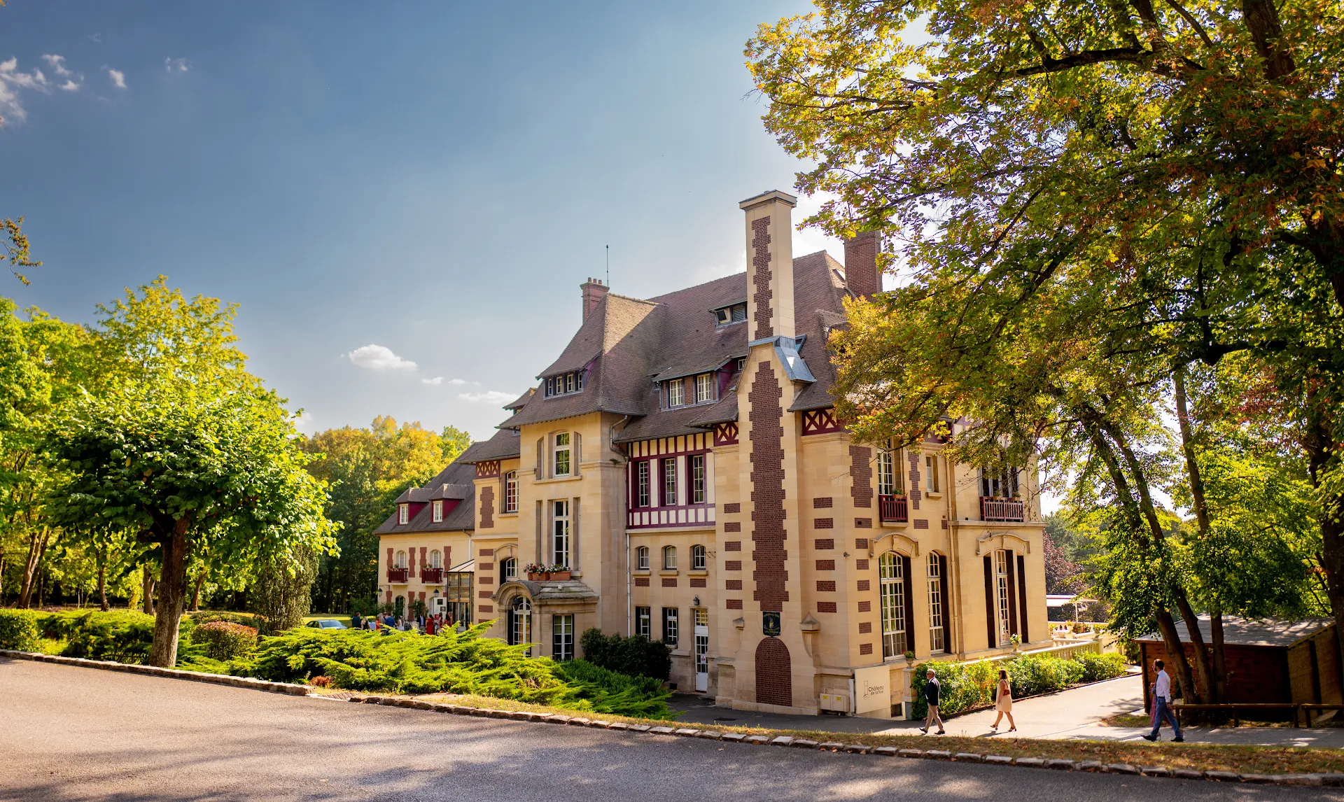 Le Château De La Tour