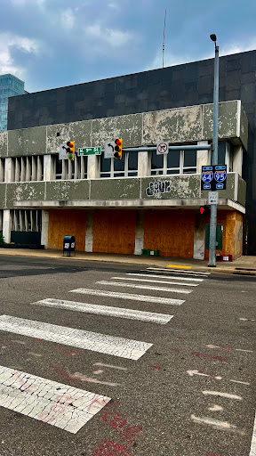 9th & Marshall (Mid-block between Marshall &Broad)