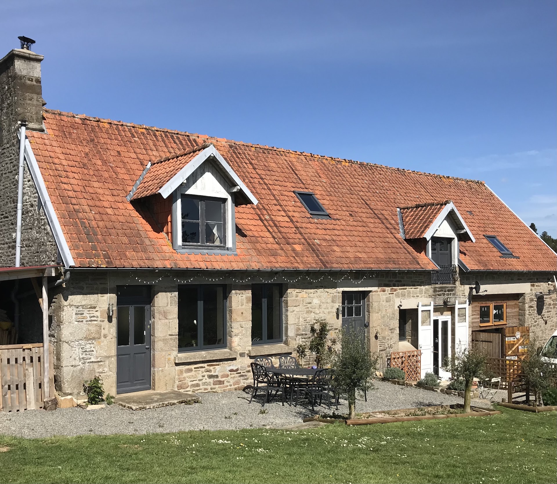 Ferme de Noyes B&B and Cottage - Housity