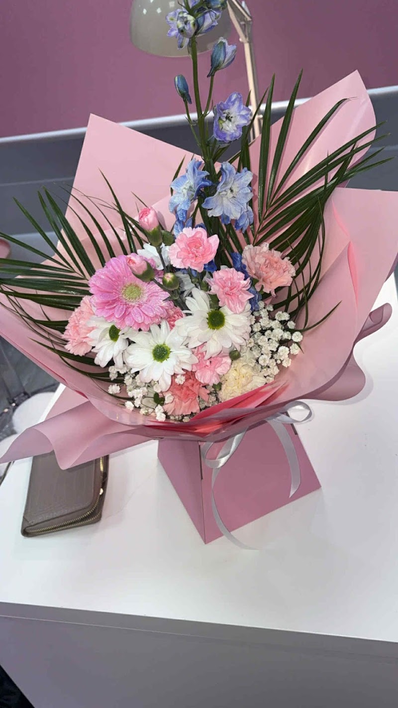 The Wee Flower Shop photo 3