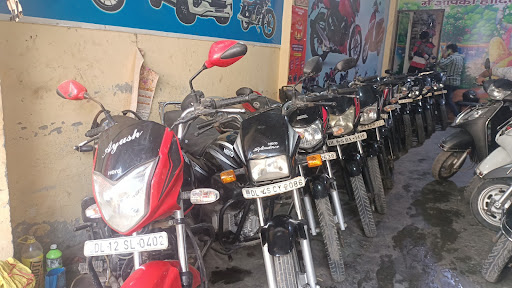 बाइक स्कूटी फाइनेंस कारण साथ में चांदी का सिक्का फ्री post image