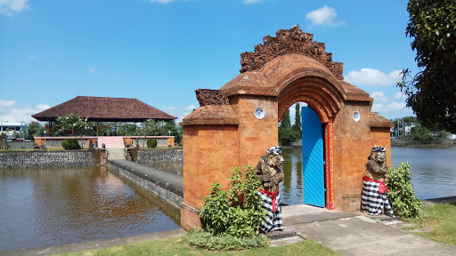 Mayura Water Palace Lombok Destimap Destinations On Map