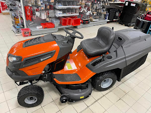 Photo n°7 de DEFLANDRE MOTOCULTURE Husqvarna à Avesnes-sur-Helpe (Magasin de matériel de motoculture)