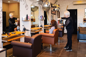 Photo n°4 de R'Coiff à Roujan (Salon de coiffure)