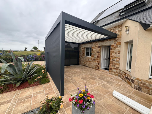 Photo de AKENA véranda, extension de maison, pergola bioclimatique, carport et pool house à Saint Brieuc à Plédran (22960)