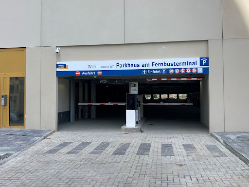 Parkhaus am Fernbusterminal