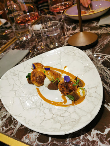 COMUS Restaurant - Visual