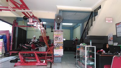 Photos of POS Honda Bintang Motor - Griya
