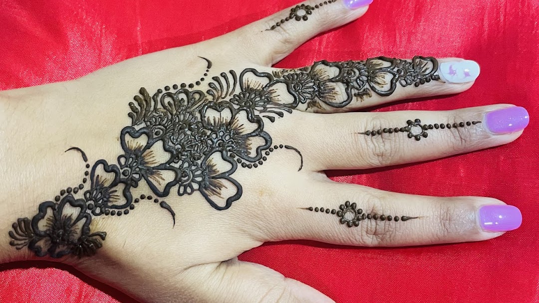 Henna by Ginnie - Tattoo Artist