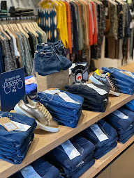 Photo n°13 de Simplement Vous... à Saint-Martin-en-Haut (Magasin de chaussures)