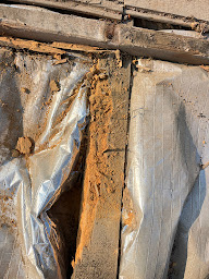 Photo n°28 de BT RENOV ARTISAN COUVREUR rénovation toiture recherche de fuites nettoyage toiture charpentes ravalement de façade à Hyères (Façadier)