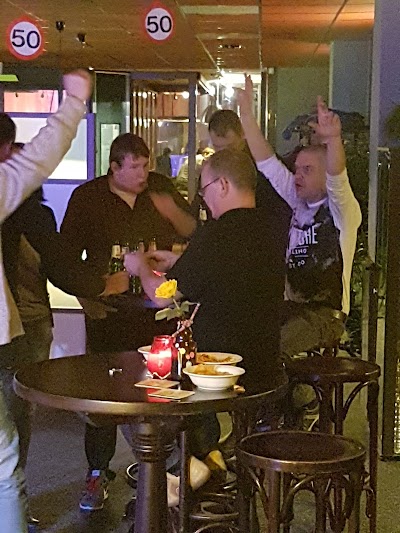 Photos of Yip's Caf&eacute; and Bowling
