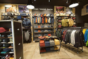 Photo n°23 de Volcom Store Lyon à Lyon (Magasin de vêtements)