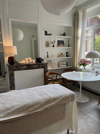 Maison thérapie by Zoé Dhaene - Drainage Lymphatique Renata França - Psychothérapie - Chi Nei Tsang - Reiki