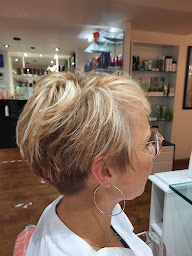 Photo n°16 de Camille Albane - Coiffeur Guilherand Granges à Guilherand-Granges (Institut de beauté)