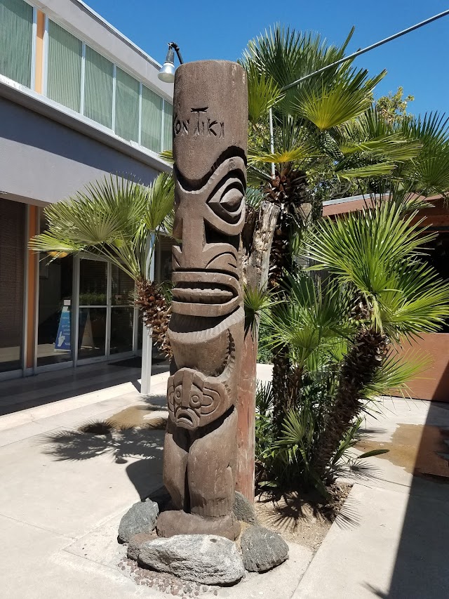 Kon Tiki Restaurant & Lounge
