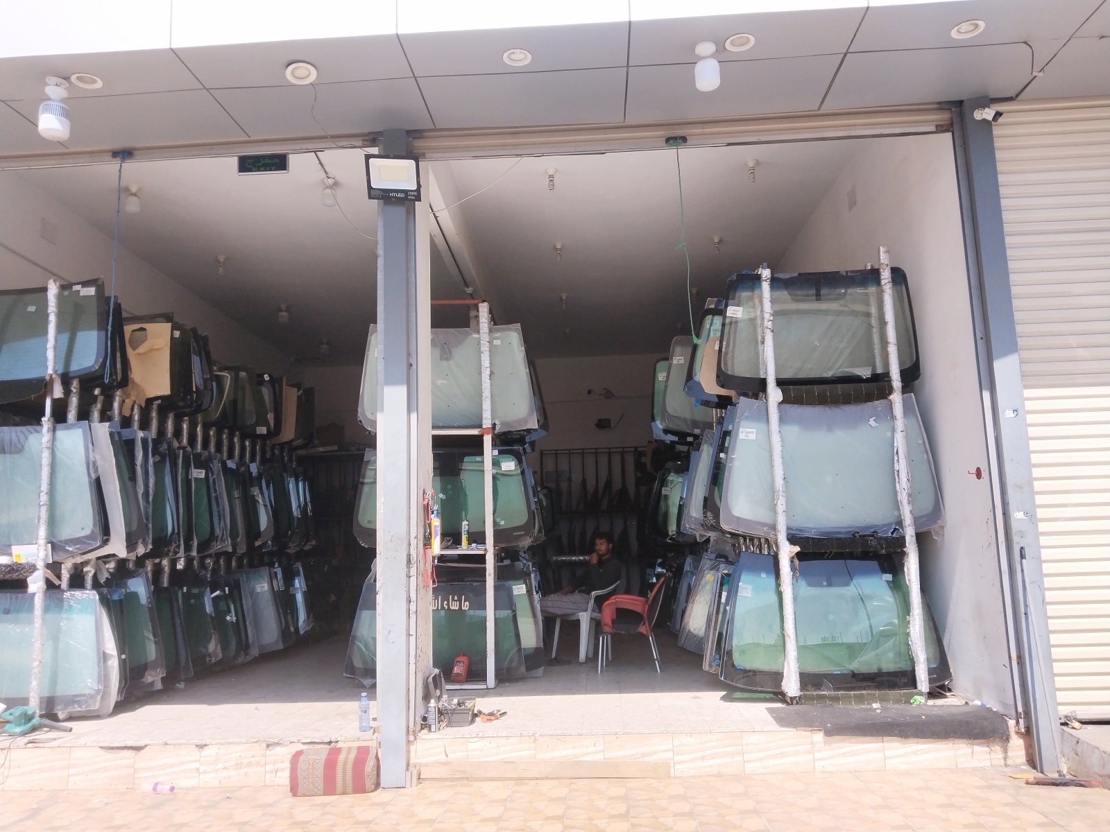 عالم زجاج السيارات - صورة 4