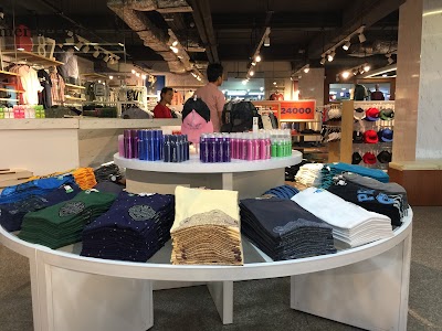 Photos of BENCH/ Taw Win Center