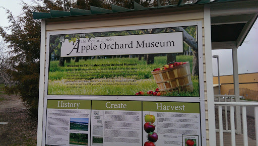 Thomas E. Ricks Apple Orchard Museum