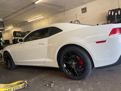 Omar's Tire Services - Visual