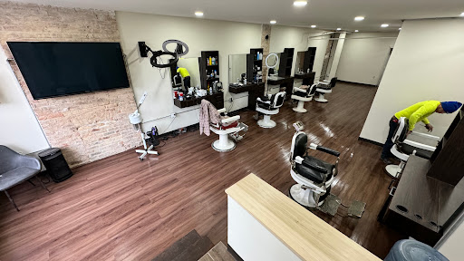 Supreme Barber Lounge