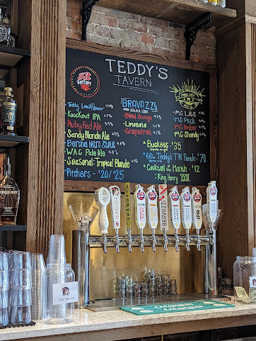 Teddy's Tavern by null