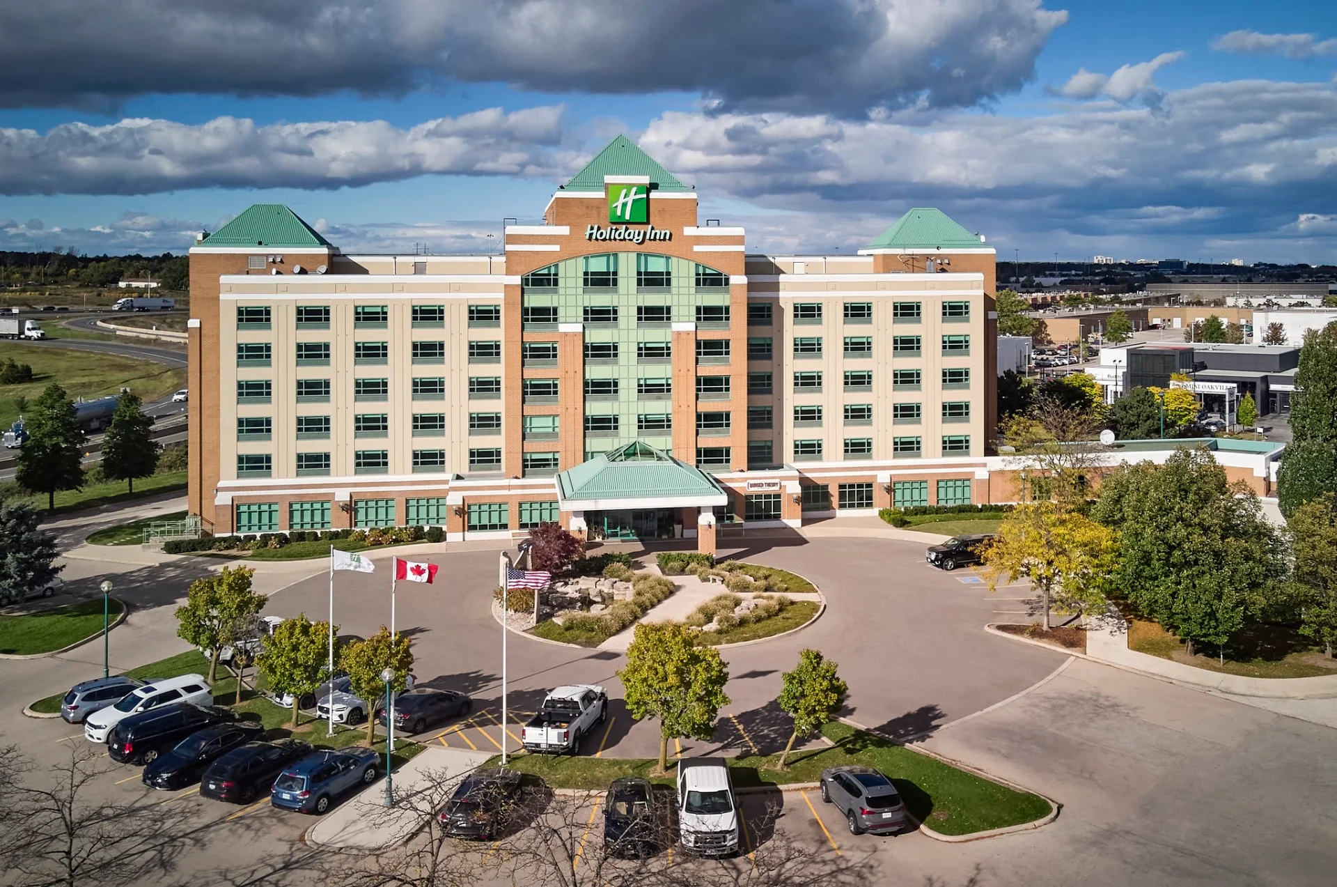 Holiday Inn & Suites Oakville @ Bronte by IHG