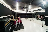 REFLECT STUDIO 今池店
