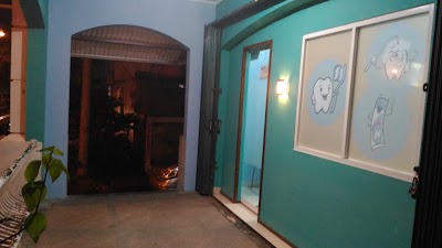 Photos of Praktek Dokter Gigi Isti