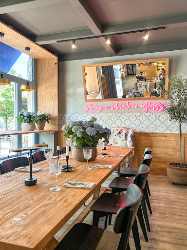 Royal Cafe & Restaurant