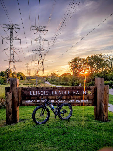 Illinois Prairie Path Parking