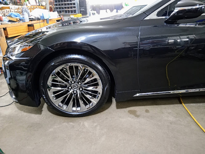 A Head of the rest detailing Too LLC