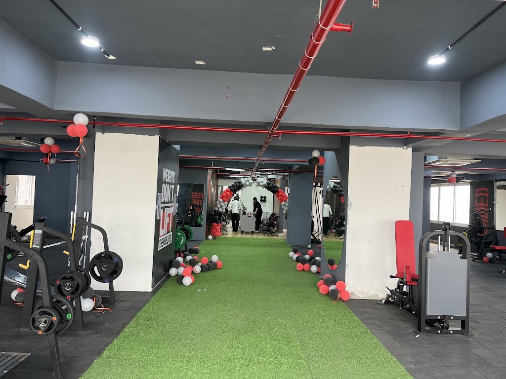 Titan Gym Nizampura