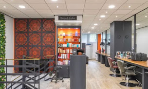 Photo n°16 de Be you coiffure à Nanterre (Magasin de produits de beauté)