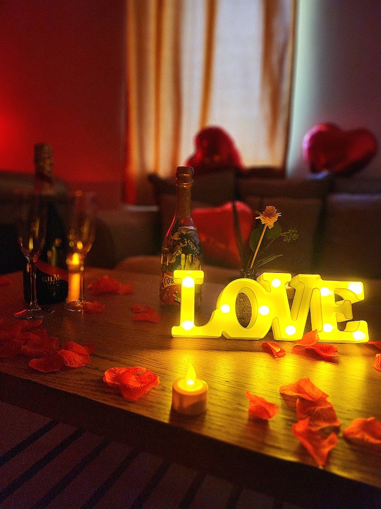 Loft Love room Jacuzzi et Sauna Privatif Marseille