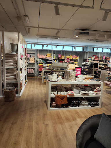 Outlet COIN Gallery - Italy
