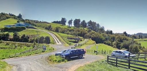 Homunga bay track car park - Thumbnail