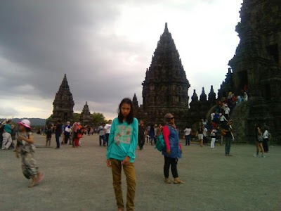 Photos of Candi Nandi
