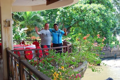 Photos of Red Lobster Tours, Restaurant and Spa